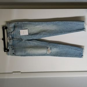 NWT light wash distressed KanCan skinny jean, 9/28